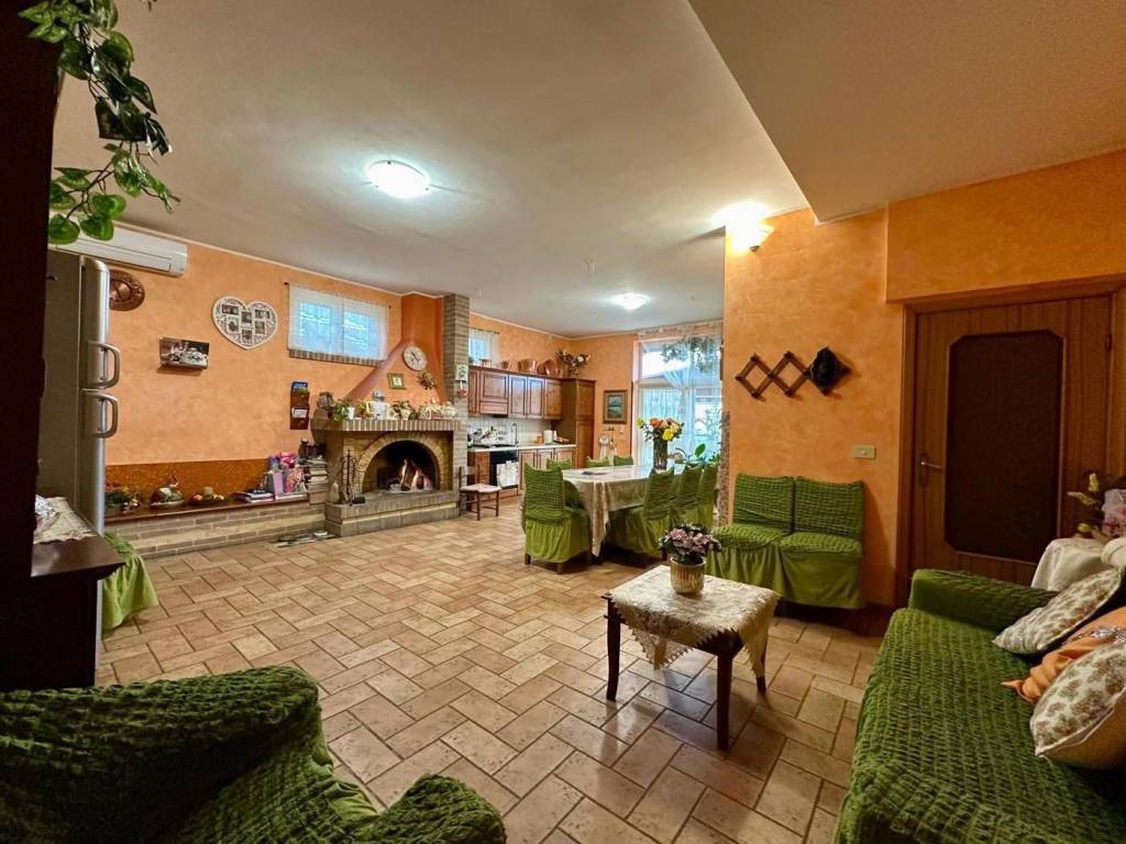 Villa a Città sant'angelo in Via Colle Razzi, 20 - Foto 2