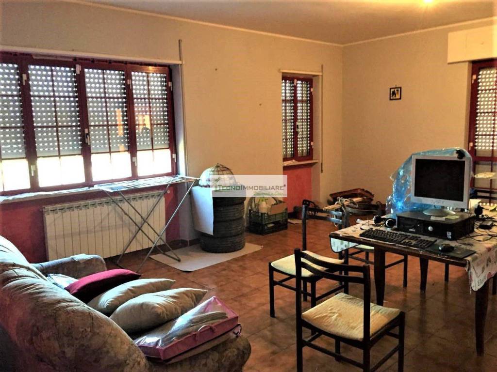 Villa a Pontecorvo in Contrada Noci Giunte - Foto 4