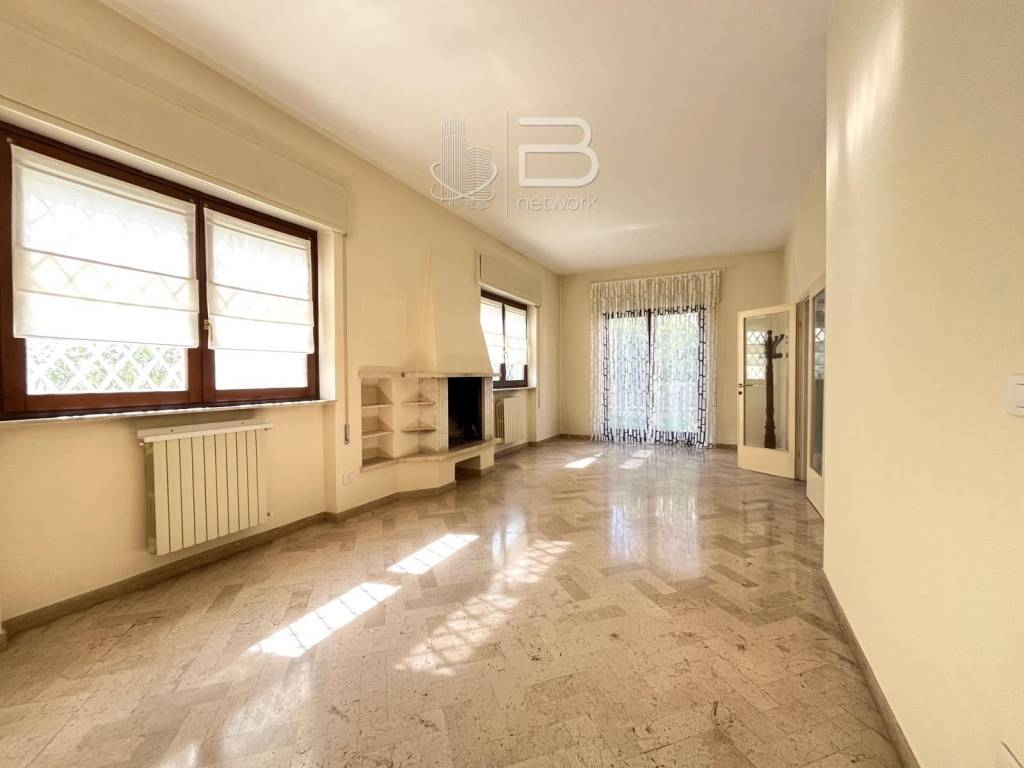 Villa a Viareggio in Via Nino Bixio, 49 - Foto 2