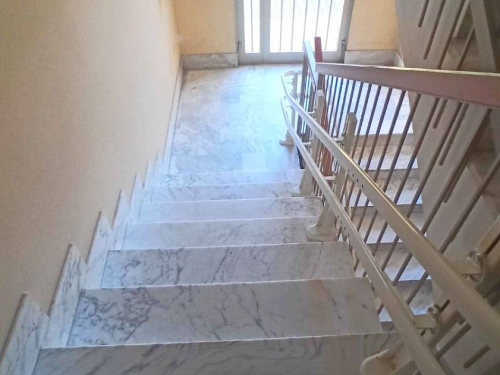 Appartamento a Carrù in Piazza Generale Giuseppe Perotti, 45 - Foto 3