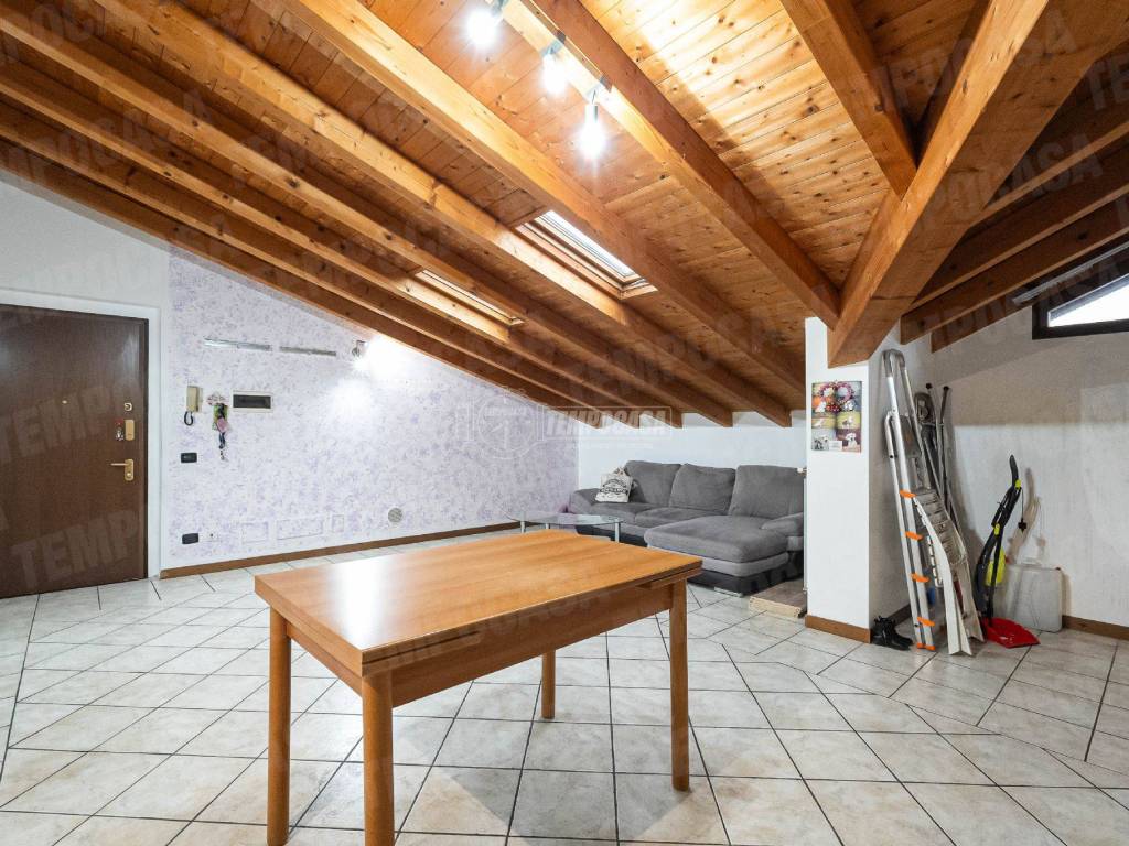 Appartamento a Merone in Via Eugenio Montale - Foto 5
