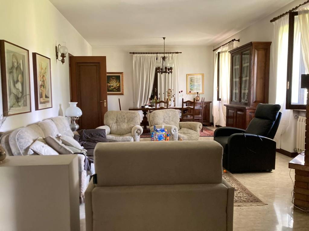 Villa a Curtatone in Via Salvatore Quasimodo, 10 - Foto 5