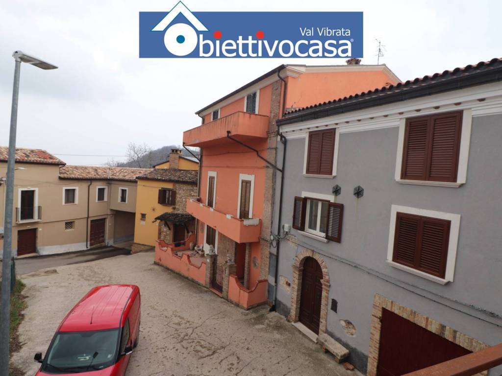 Casa indipendente a Campli in Via del Colle - Foto 5