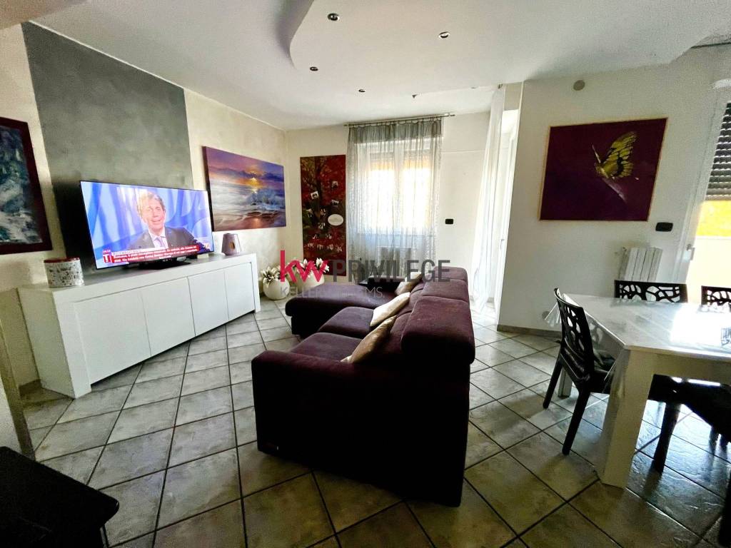 Appartamento a Brindisi in Piazza delle Primule - Foto 2