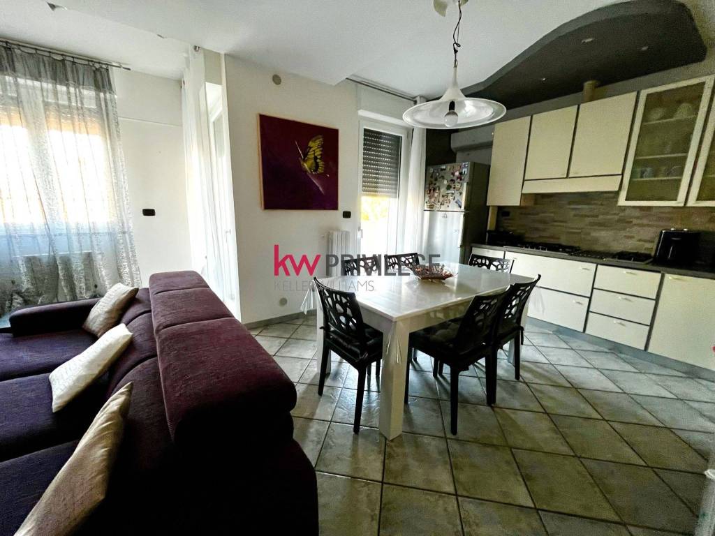 Appartamento a Brindisi in Piazza delle Primule - Foto 3