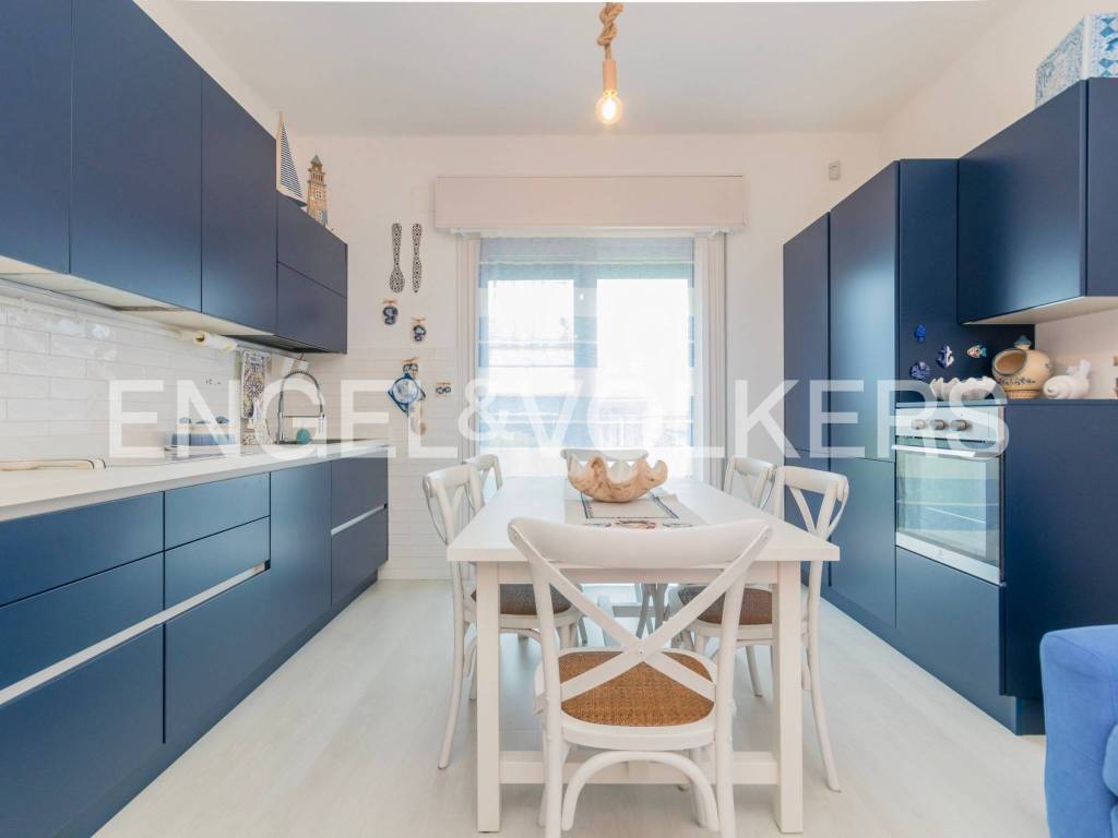 Appartamento a Jesolo in Via Andrea Bafile Accesso al Mare 28 - Foto 2