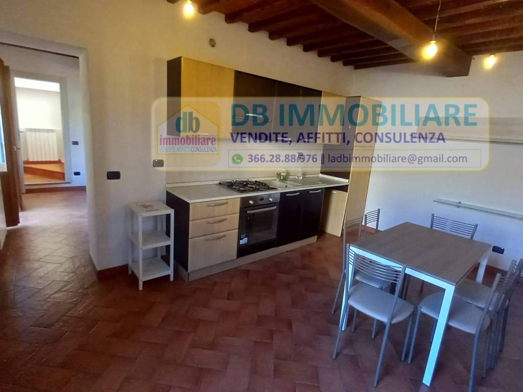 Casa indipendente a Montevarchi in Via di Nusenna, 119 - Foto 2