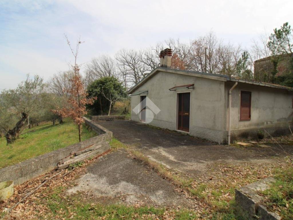 Casa indipendente a Mirabello sannitico in CONTRADA MANDRONE, 31 - Foto 2