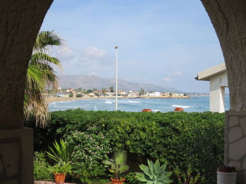 Villa a Noto in Via Calabernardo S.N.C. - Foto 1