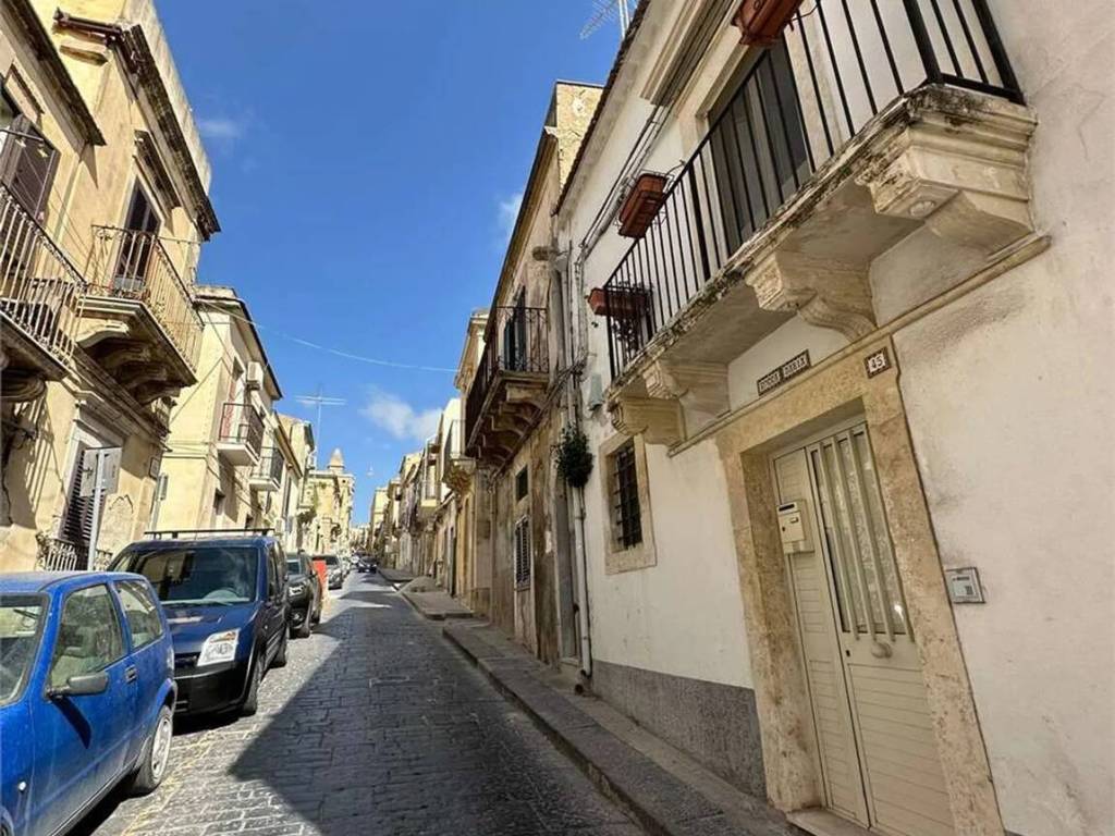 Villa a Noto in Via Zanardelli, 45 - Foto 2