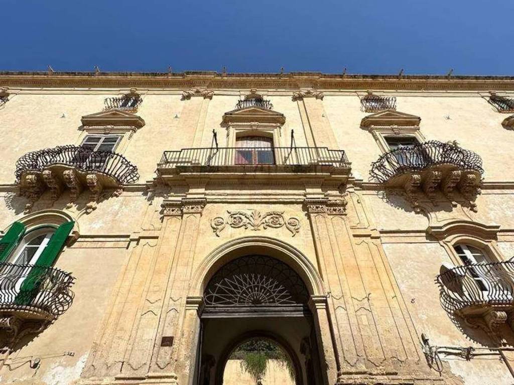 Appartamento a Noto in Via Camillo Benso Conte Di Cavour, 48 - Foto 3