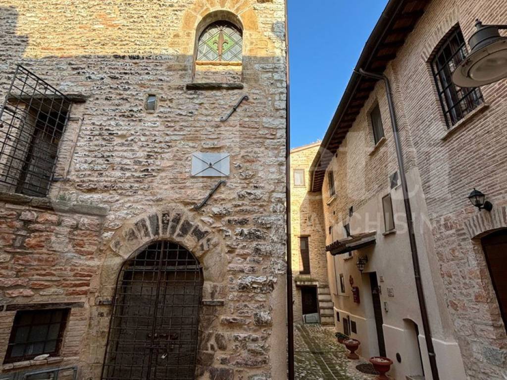 Palazzo / stabile a Nocera umbra in Località Colle di Nocera, 97 - Foto 3