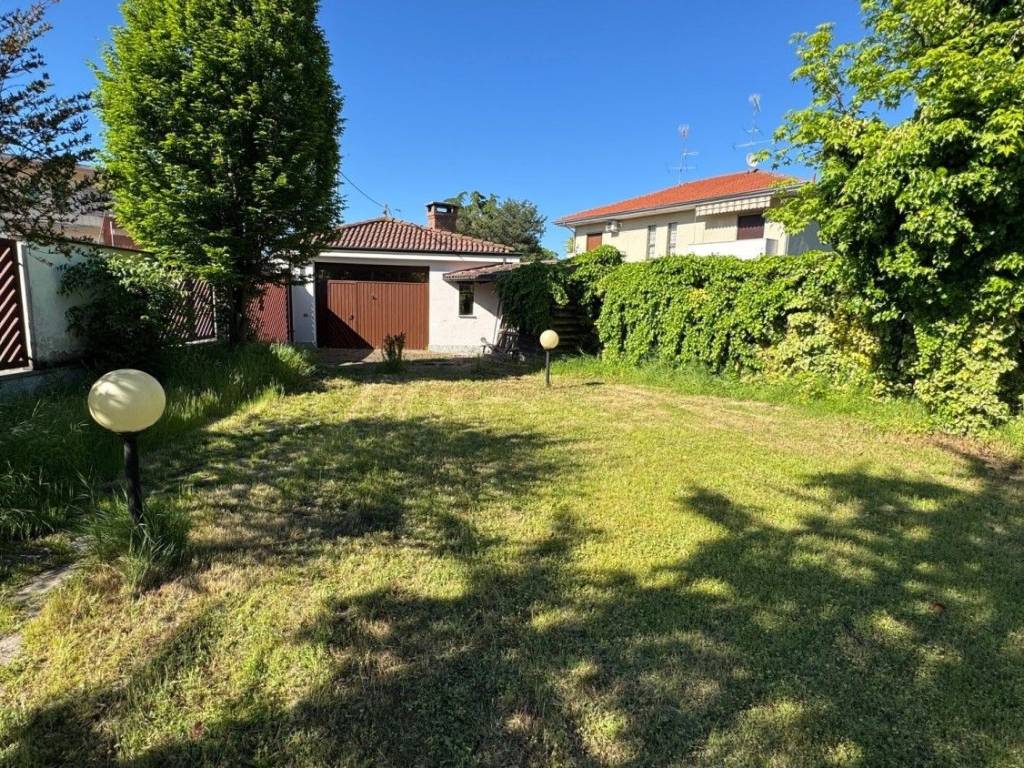 Villa a Vigevano in Viale Francesco Petrarca - Foto 2