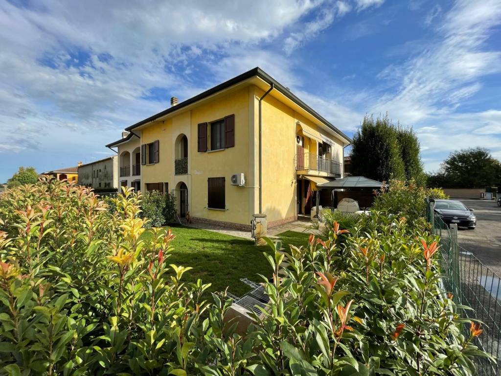 Villetta a schiera a Reggiolo in Via Caravaggio - Foto 2