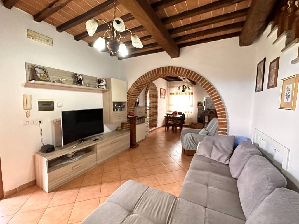 Casa indipendente a Castiglione del lago in Via Napoli - Foto 5