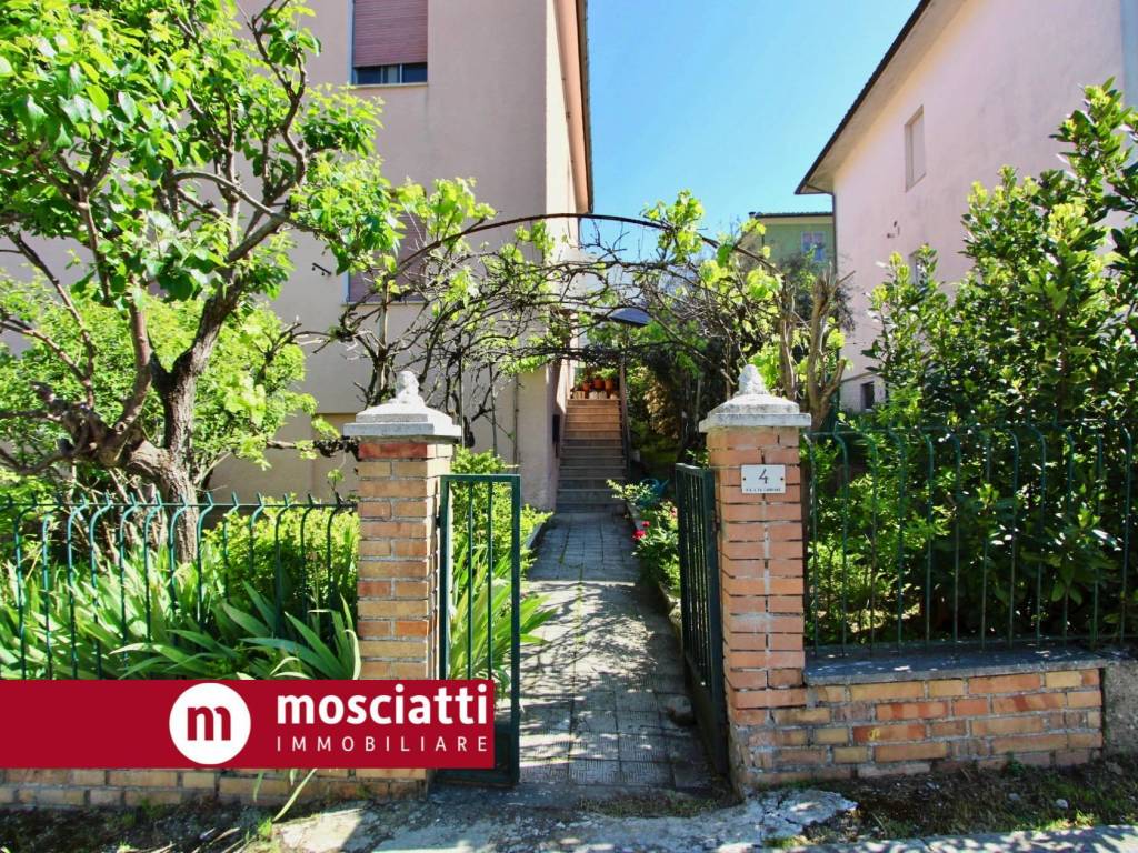 Appartamento a Matelica in Via Gentile Da Fabriano - Foto 2