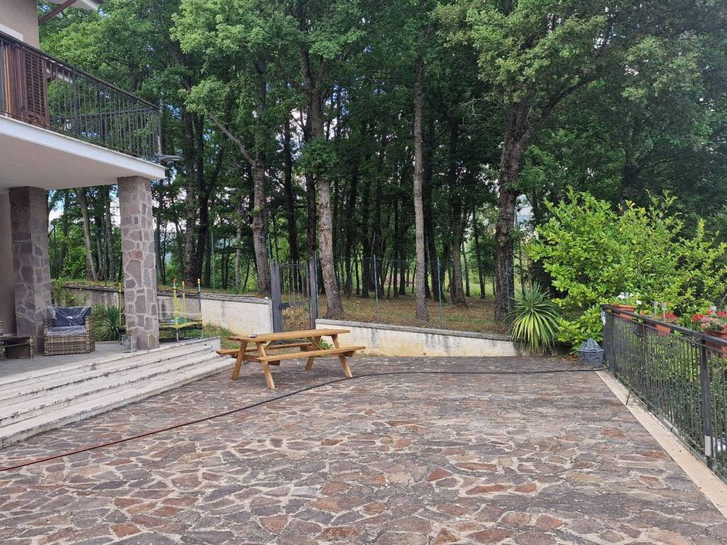 Villa a Tagliacozzo in Via Variante Tiburtina Valeria - Foto 2