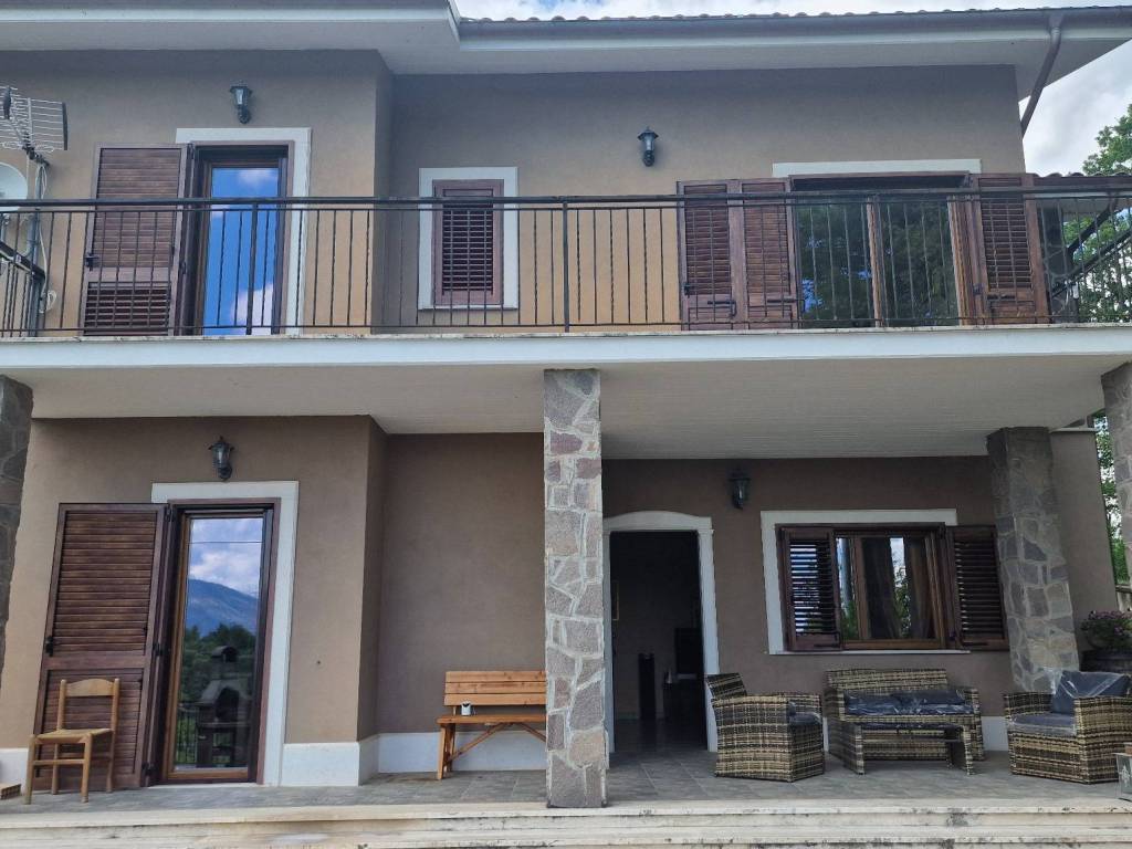 Villa a Tagliacozzo in Via Variante Tiburtina Valeria - Foto 4