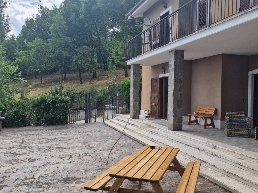 Villa a Tagliacozzo in Via Variante Tiburtina Valeria - Foto 5