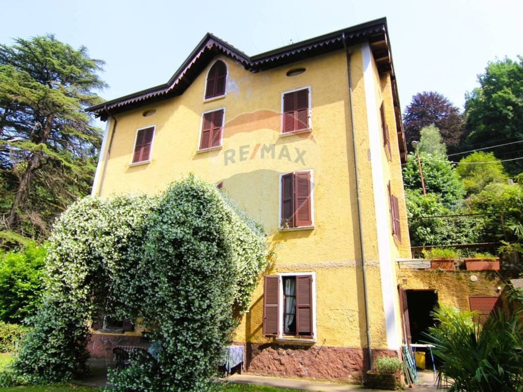 Villa a Porto ceresio in Via Farioli, 24 - Foto 3