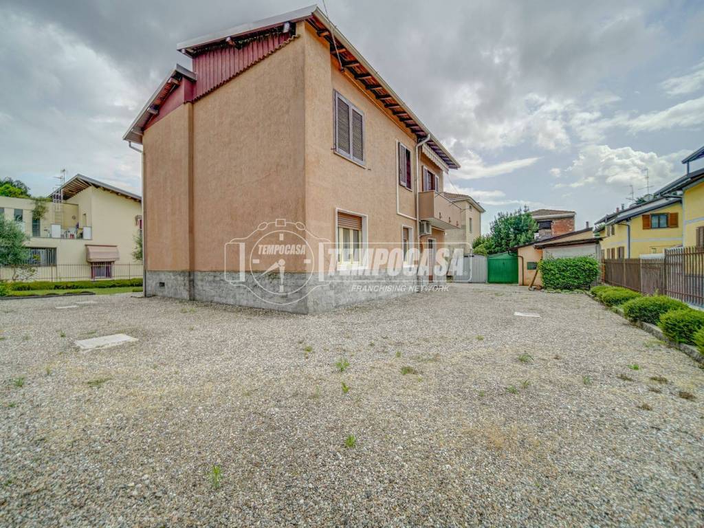 Casa indipendente a Fagnano olona in Via Trento 39 - Foto 3