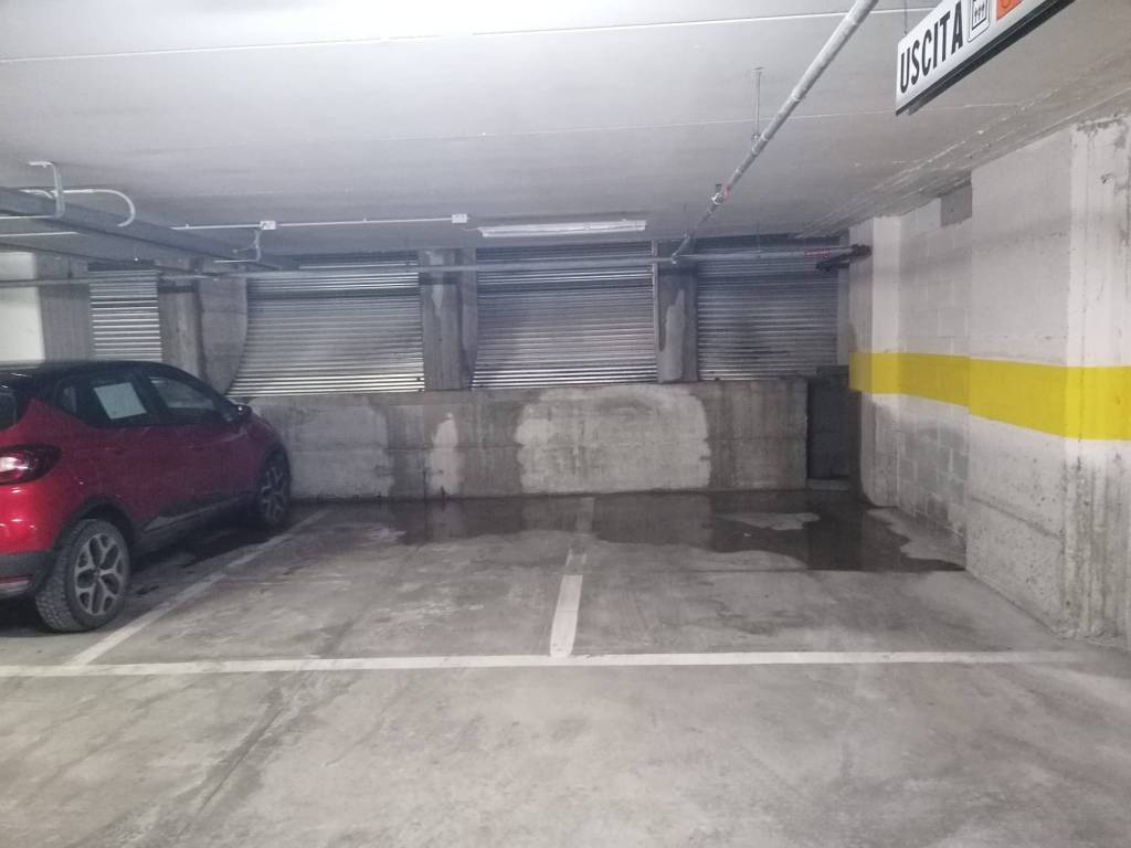 Box / garage a Bologna in Via Giovanna Zaccherini Alvisi, 12 - Foto 2