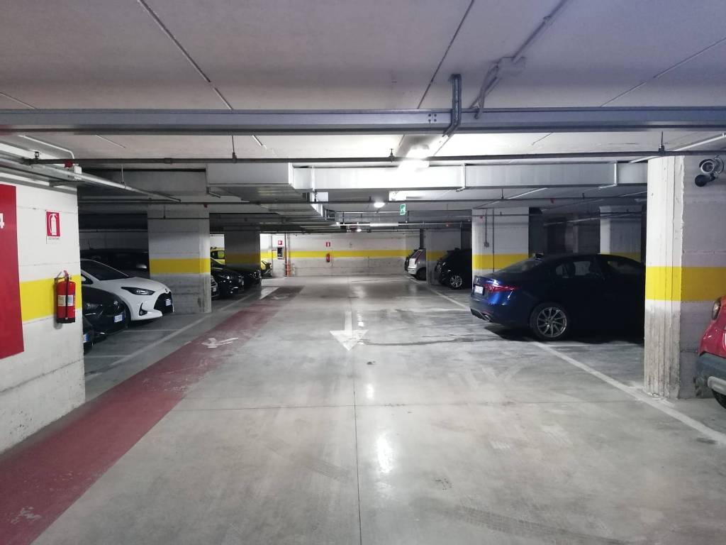Box / garage a Bologna in Via Giovanna Zaccherini Alvisi, 12 - Foto 5