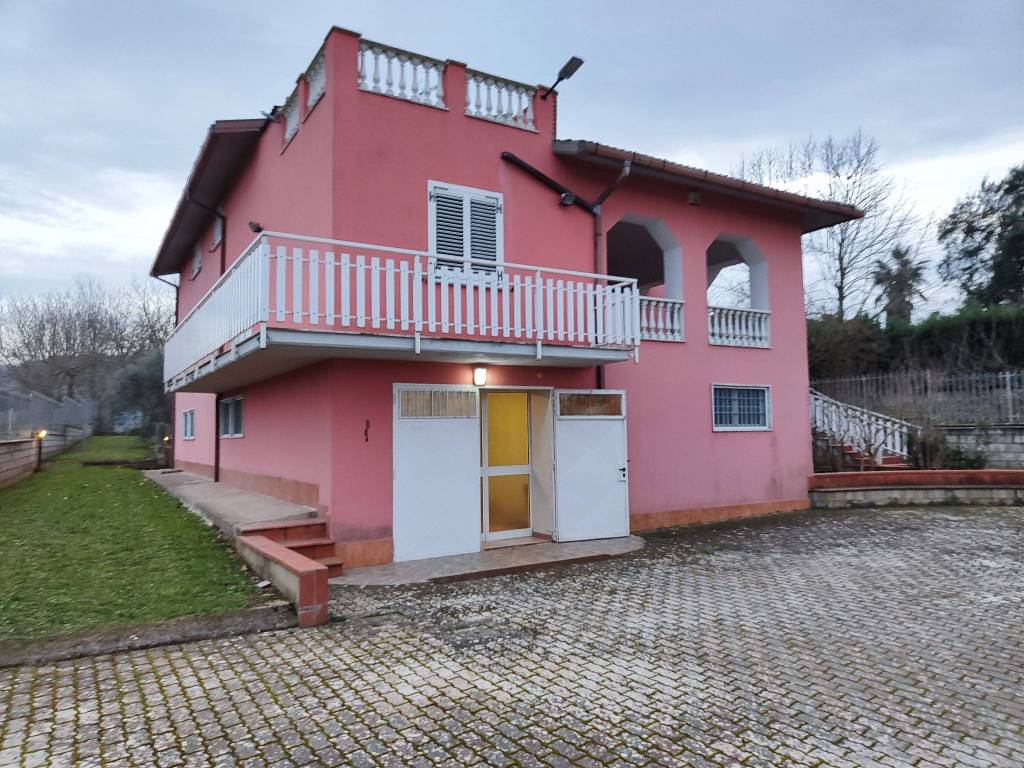 Villa a Benevento in Strada Provinciale Giro dei Santi - Foto 2