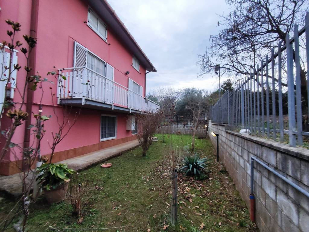 Villa a Benevento in Strada Provinciale Giro dei Santi - Foto 3
