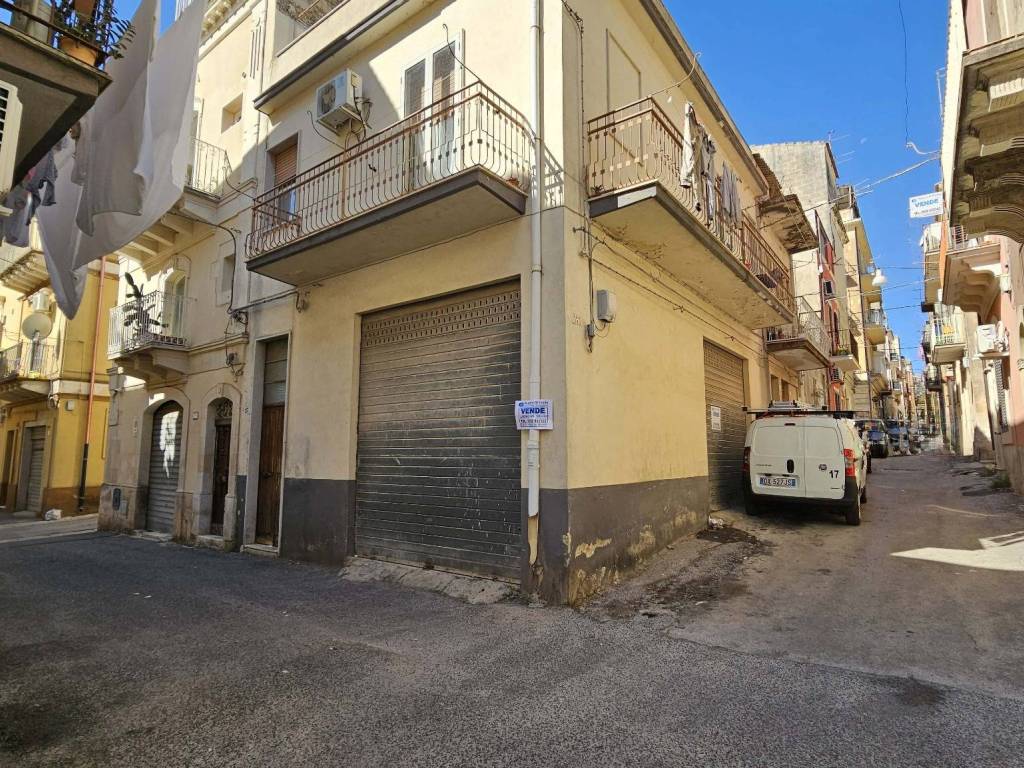 Box / garage a Ragusa in Via Giovanni Verga - Foto 2