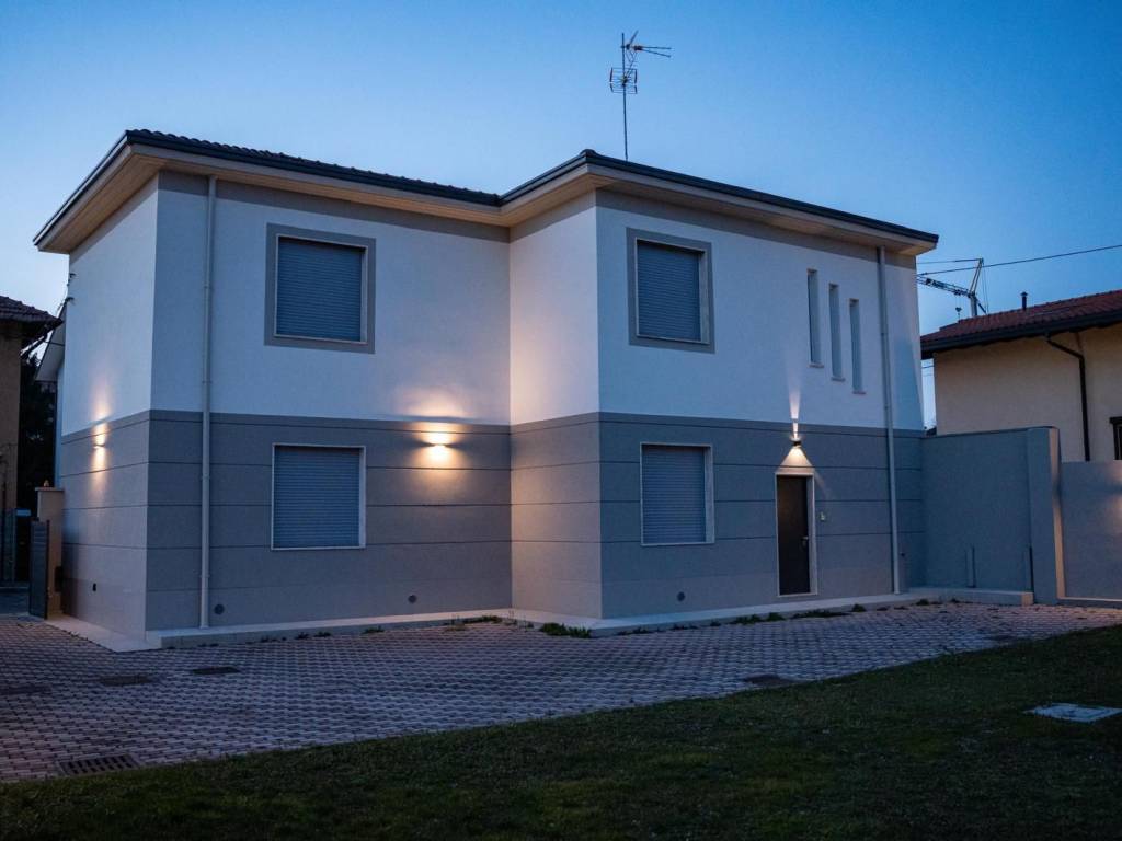 Villa a Castellanza in VIA ALESSANDRO MANZONI, 6 - Foto 2