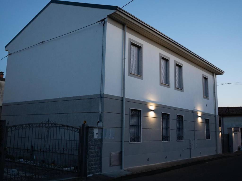 Villa a Castellanza in VIA ALESSANDRO MANZONI, 6 - Foto 3