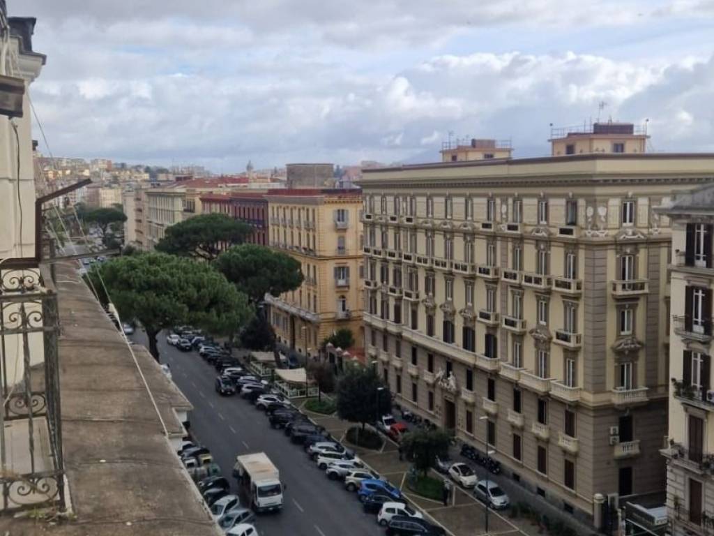 Appartamento a Napoli in Viale Antonio Gramsci - Foto 2