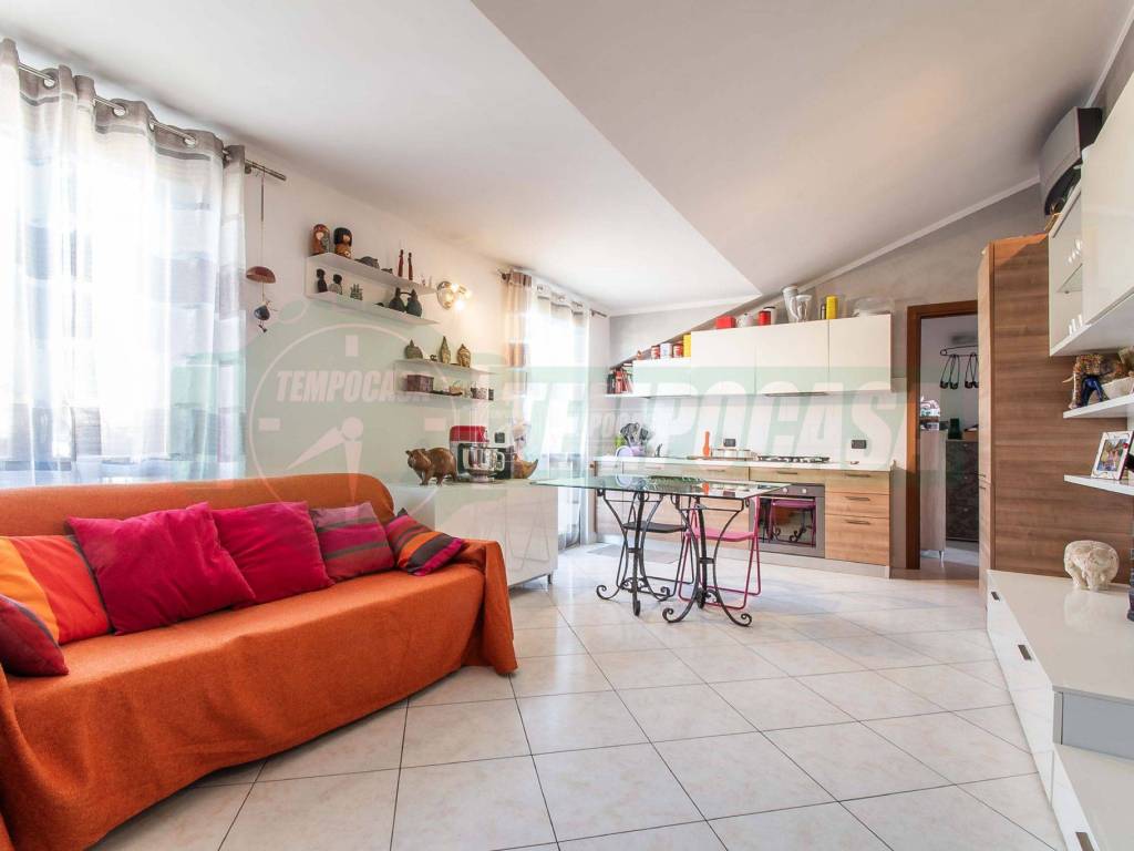 Appartamento a Cislago in Via Cardinal Ferrari 19 - Foto 2