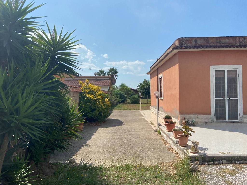 Villa a Cisterna di latina in Via Torino - Foto 2