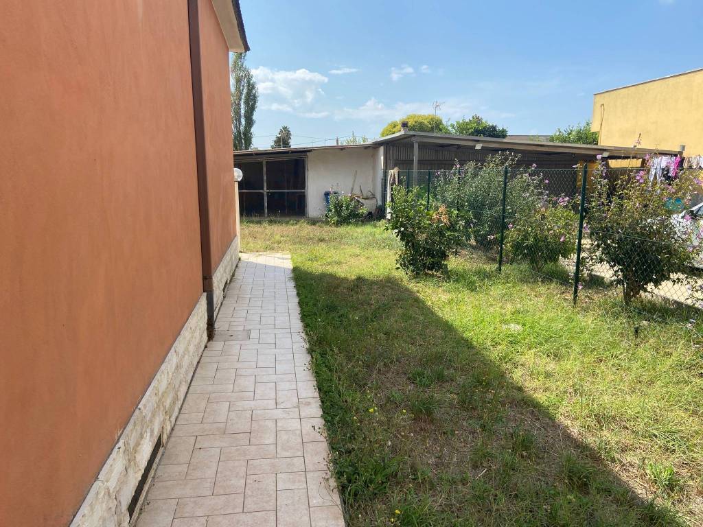 Villa a Cisterna di latina in Via Torino - Foto 3