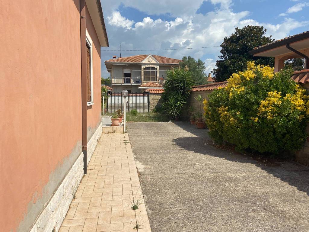 Villa a Cisterna di latina in Via Torino - Foto 4