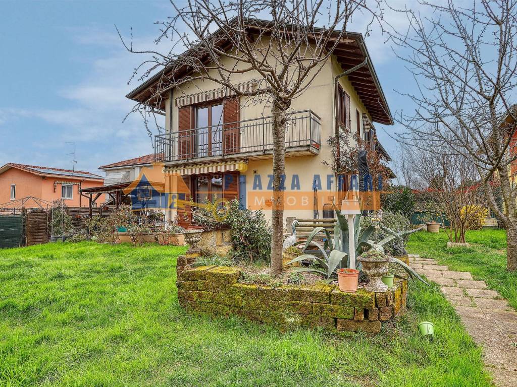Villetta a schiera a Caronno varesino in Via Giacomo Puccini - Foto 3