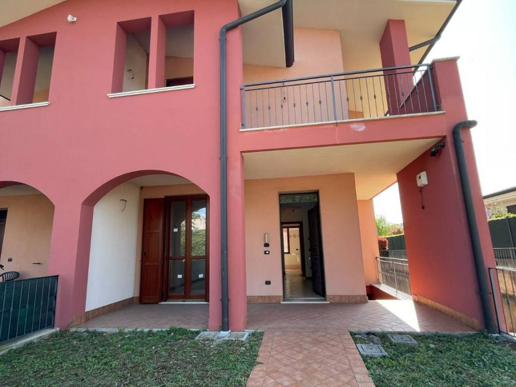 Villa a Castiglione delle stiviere in Via Giovanni Chiassi, 8 - Foto 2