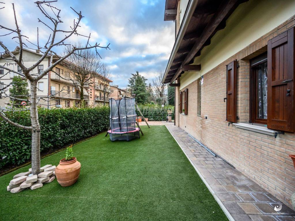 Villetta a schiera a Casalgrande in Via Luigi Einaudi 1 - Foto 5