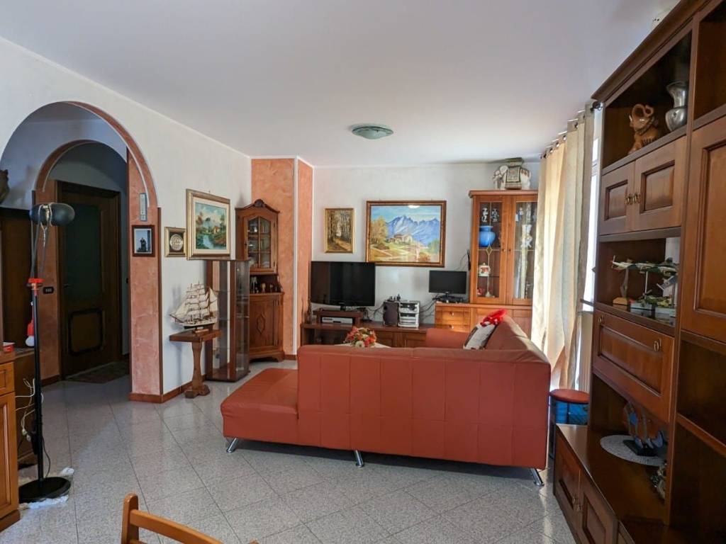 Villa a Borgo ticino in Via Privata Tiziano, 9 - Foto 5
