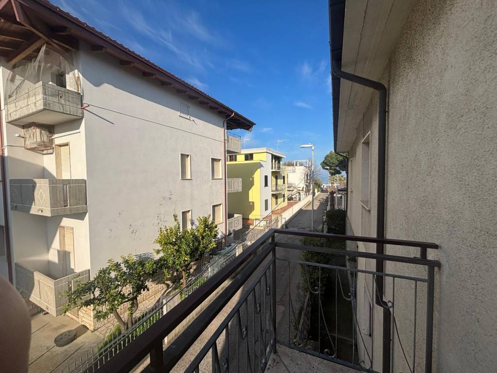 Appartamento a Tortoreto in Via Messina - Foto 3