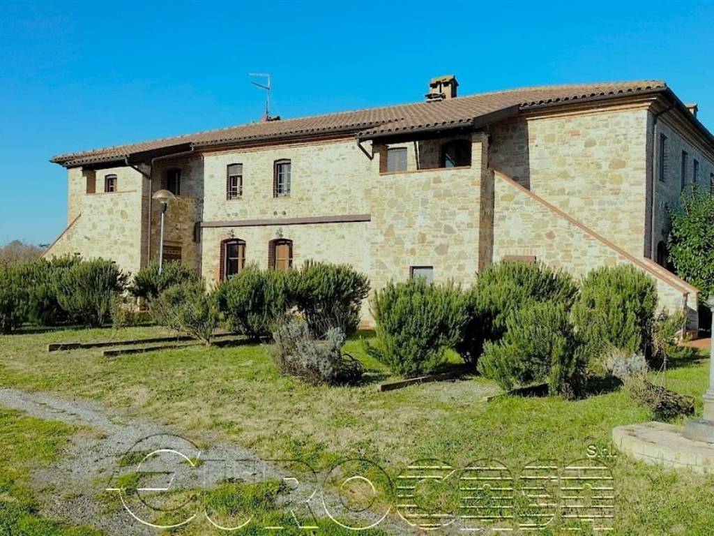 Rustico / casale a Castiglione del lago in Strada Statale Umbro Casentinese - Foto 2