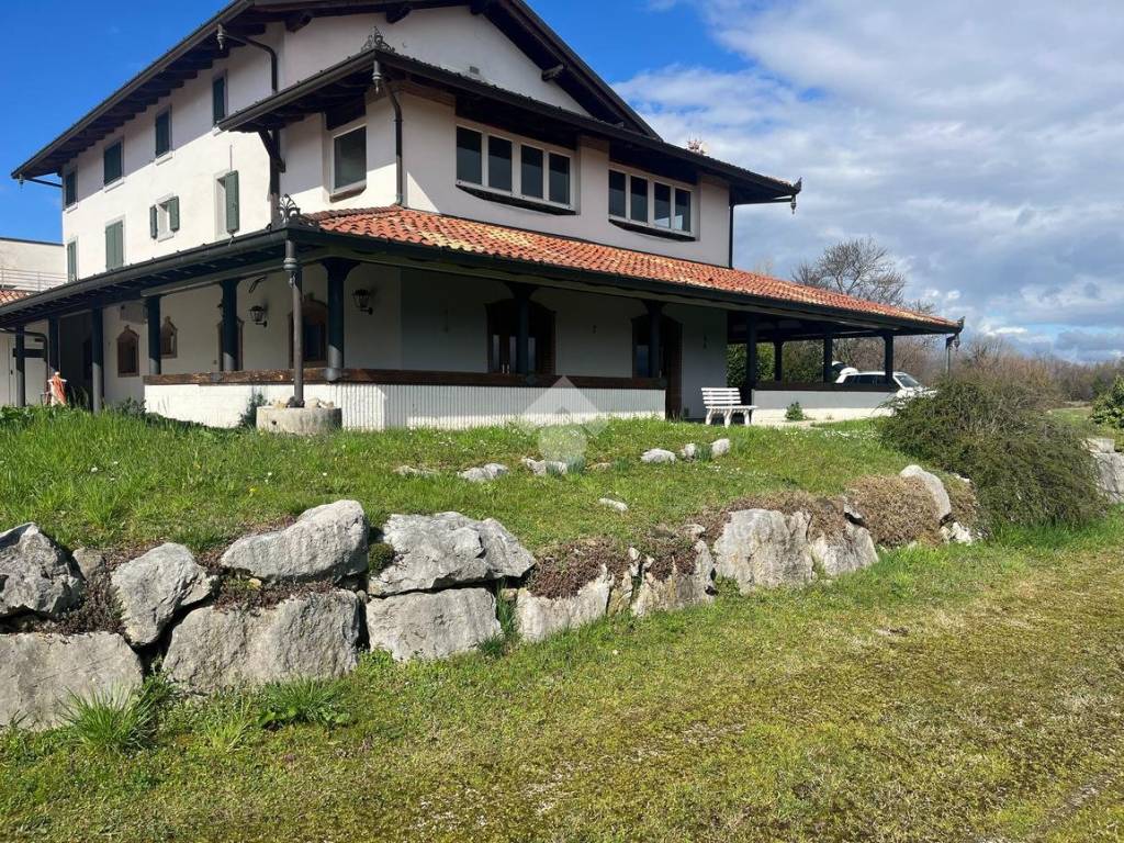 Casa indipendente a Moruzzo in Str. dei Luncs, 6 - Foto 2