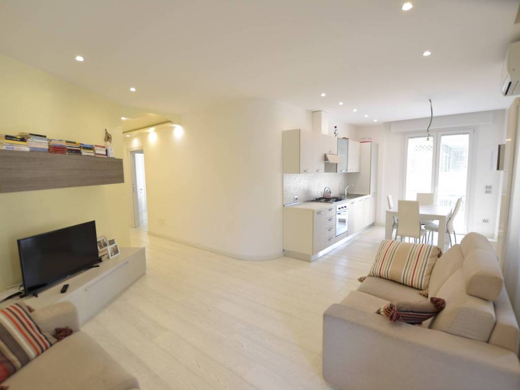 Appartamento a Riccione in Viale Ippolito Nievo - Foto 2