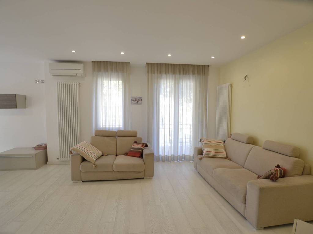 Appartamento a Riccione in Viale Ippolito Nievo - Foto 4