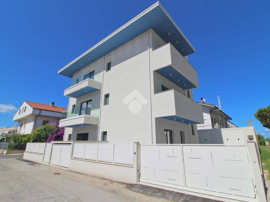 Palazzo / stabile a Giulianova in Via Simoncini, 42 - Foto 3