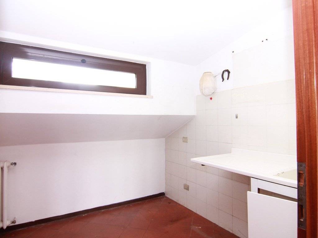 Appartamento a Marchirolo in Via Fratelli Pella - Foto 4