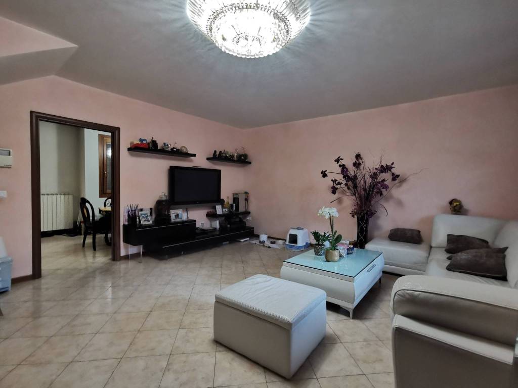 Villa a Poggio a caiano in Via Dante Alighieri - Foto 4