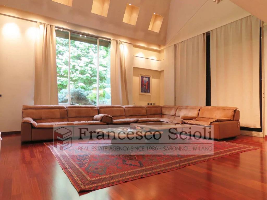 Villa a Saronno in Via Giosuè Carducci 8, - Foto 2